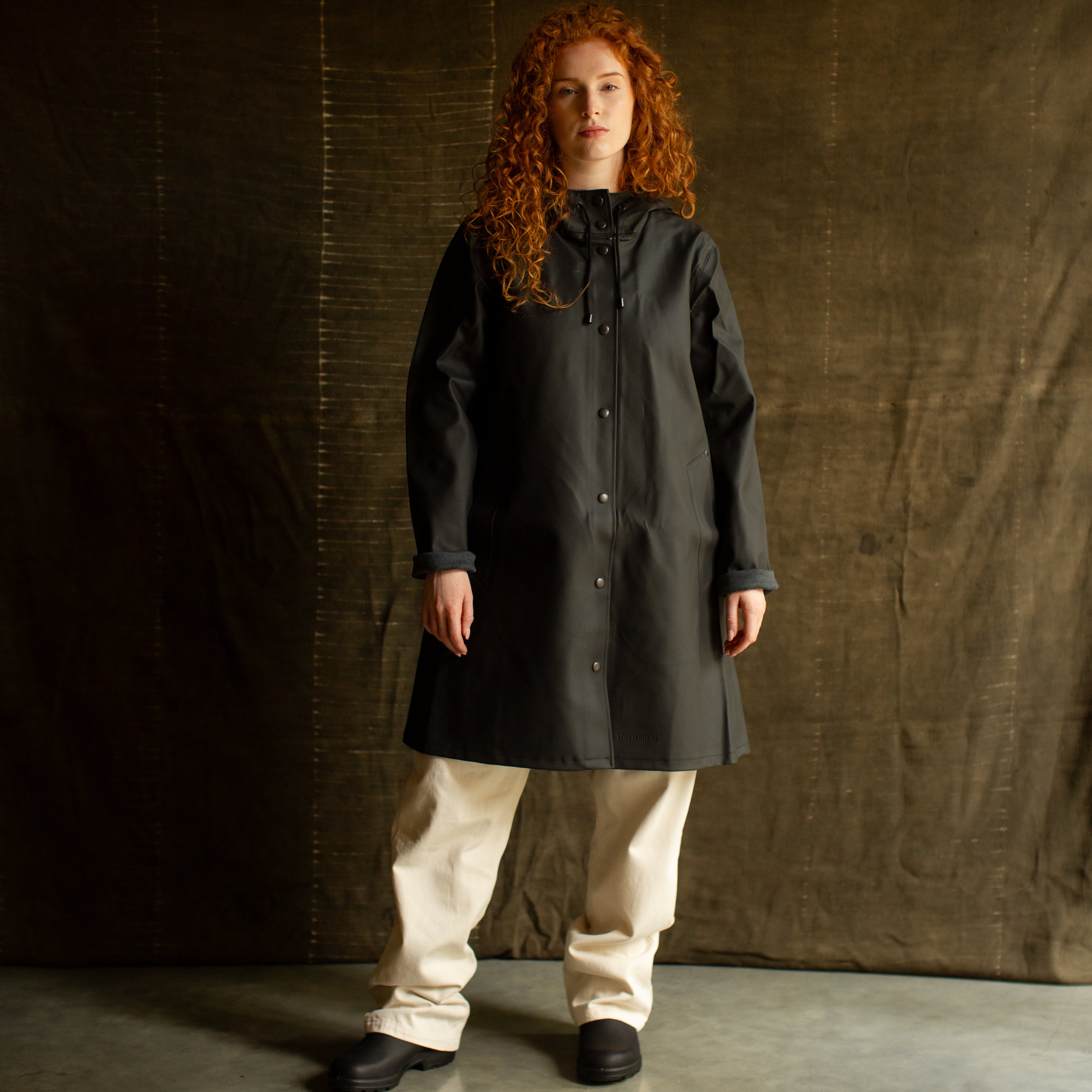 Women's Classic Mosebacke Raincoat - Black – MamaOwl