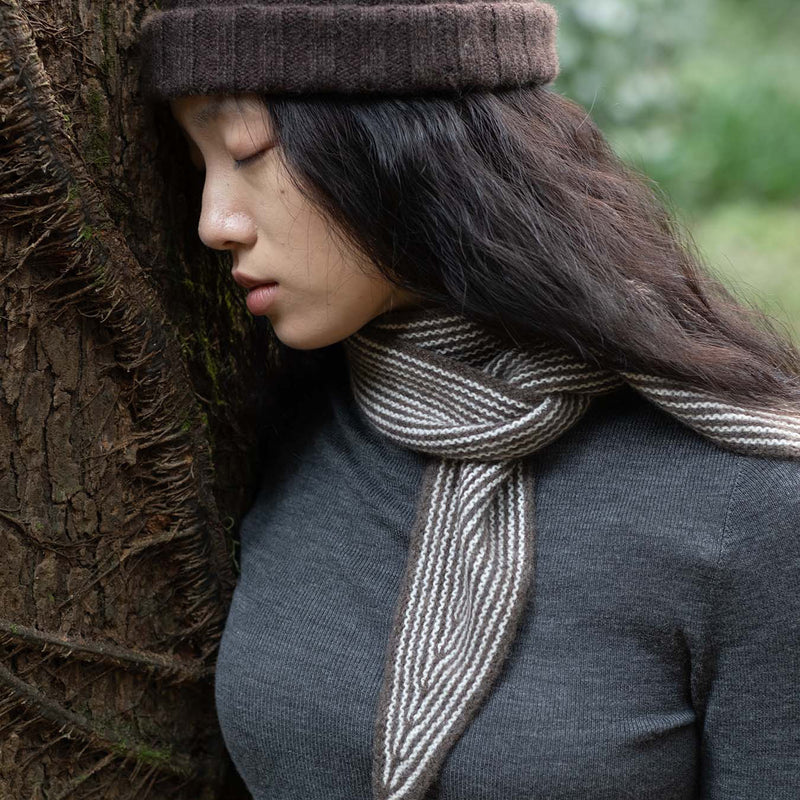 Women's Cashmere Sailor Neck Scarf - Brown