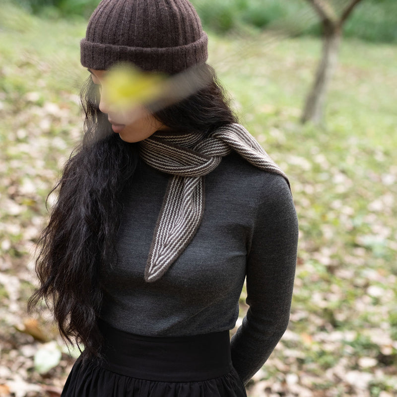 Women's Cashmere Sailor Neck Scarf - Brown