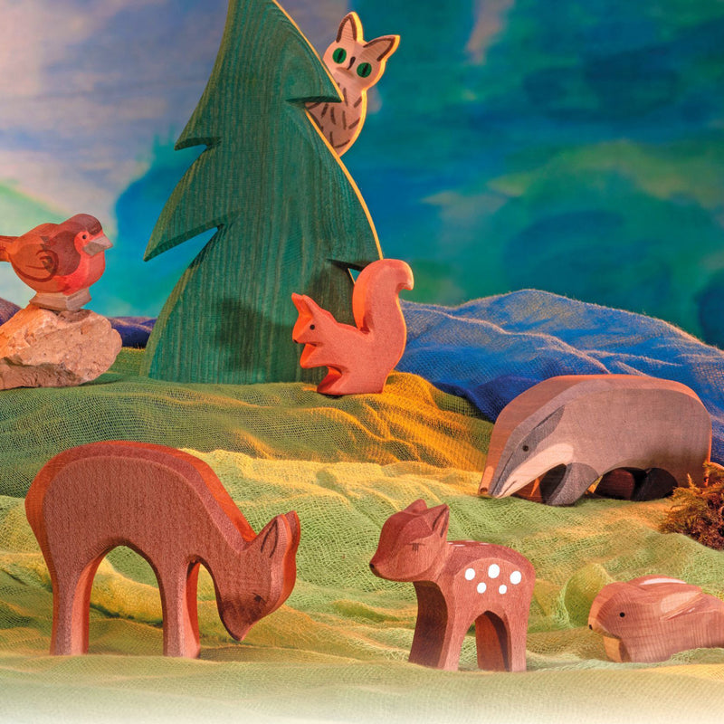 Handcrafted Wooden Small Red Sitting Squirrel