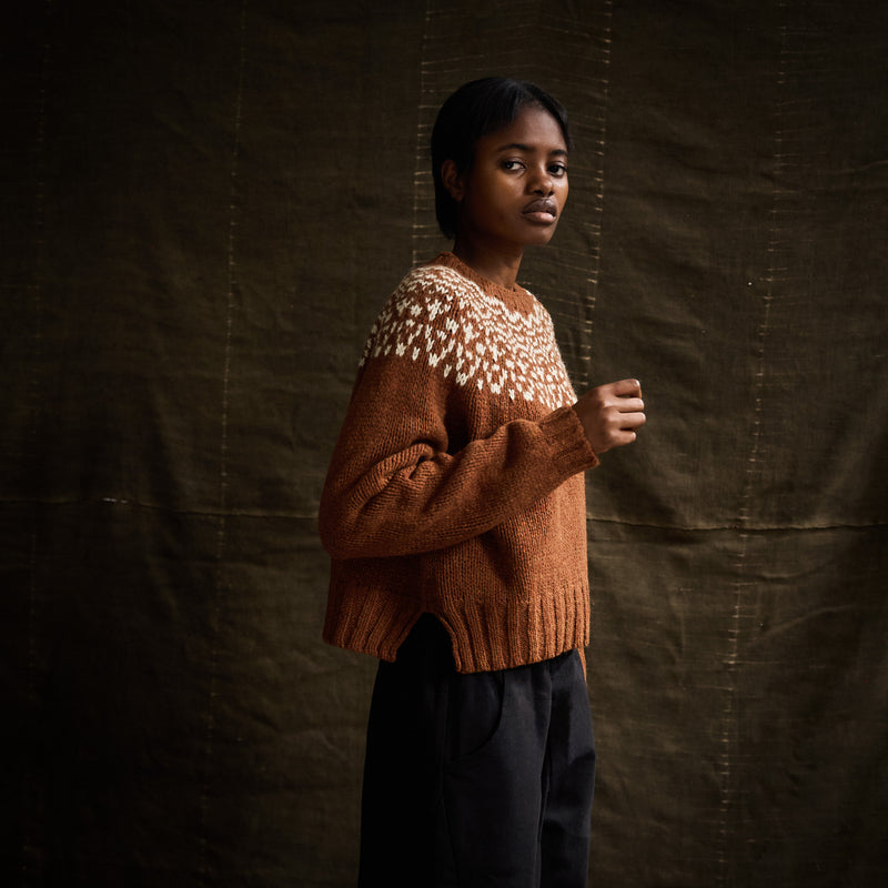 Cropped Isle Women's Sweater - Donegal Wool - Cinnamon