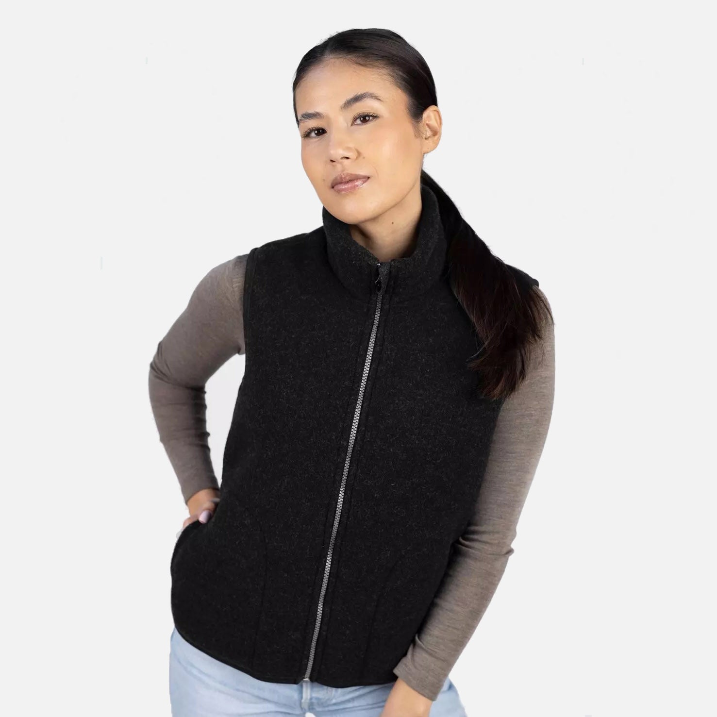 エ　Na.e Standard Wool Vest チャコール ウールベスト Women's Merino Wool Fleece Zip Vest in black - sizes UK34-48 – MamaOwl
