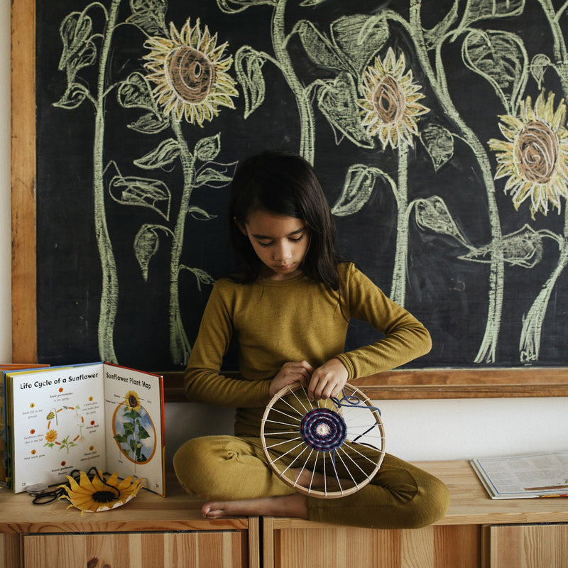 Round Weaving Frame With Wool