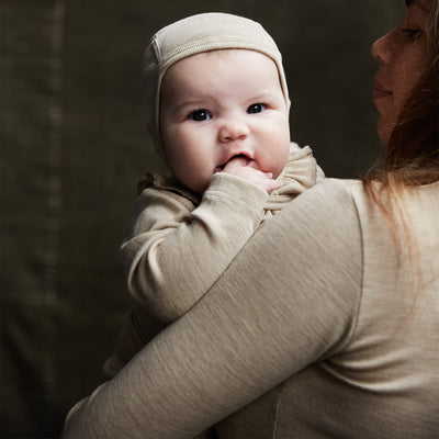 Piculet Baby Bonnet - Merino Wool & Silk - Sandstorm