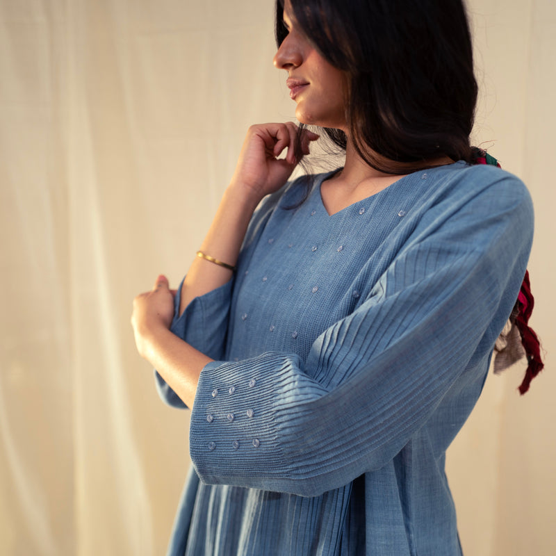 Women's Handwoven Cotton Anaar Pleated Dress - Indigo