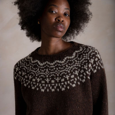 Cropped Isle Women's Sweater - Donegal Wool - Umber