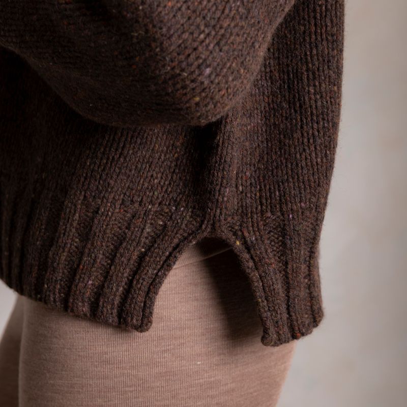 Cropped Isle Women's Sweater - Donegal Wool - Umber