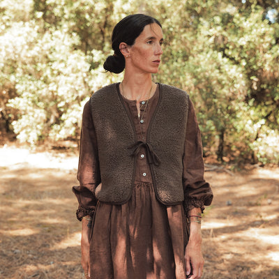 Sambar Women's Vest - Wool Teddy Fleece - Cocoa