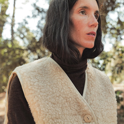 Elk Women's Vest - Wool Teddy Fleece - Oatmeal