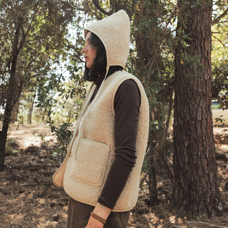 Elk Women's Vest - Wool Teddy Fleece - Oatmeal