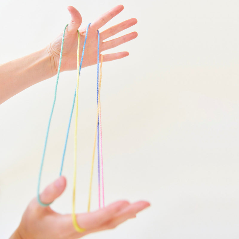 Finger String Game – MamaOwl