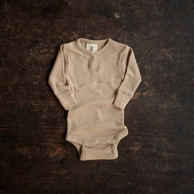 Skylark Baby Body - Merino Wool & Silk - Sandstorm