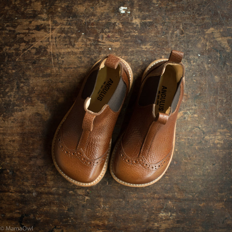 Kids Chelsea Boots With Brogue Detail - Brown