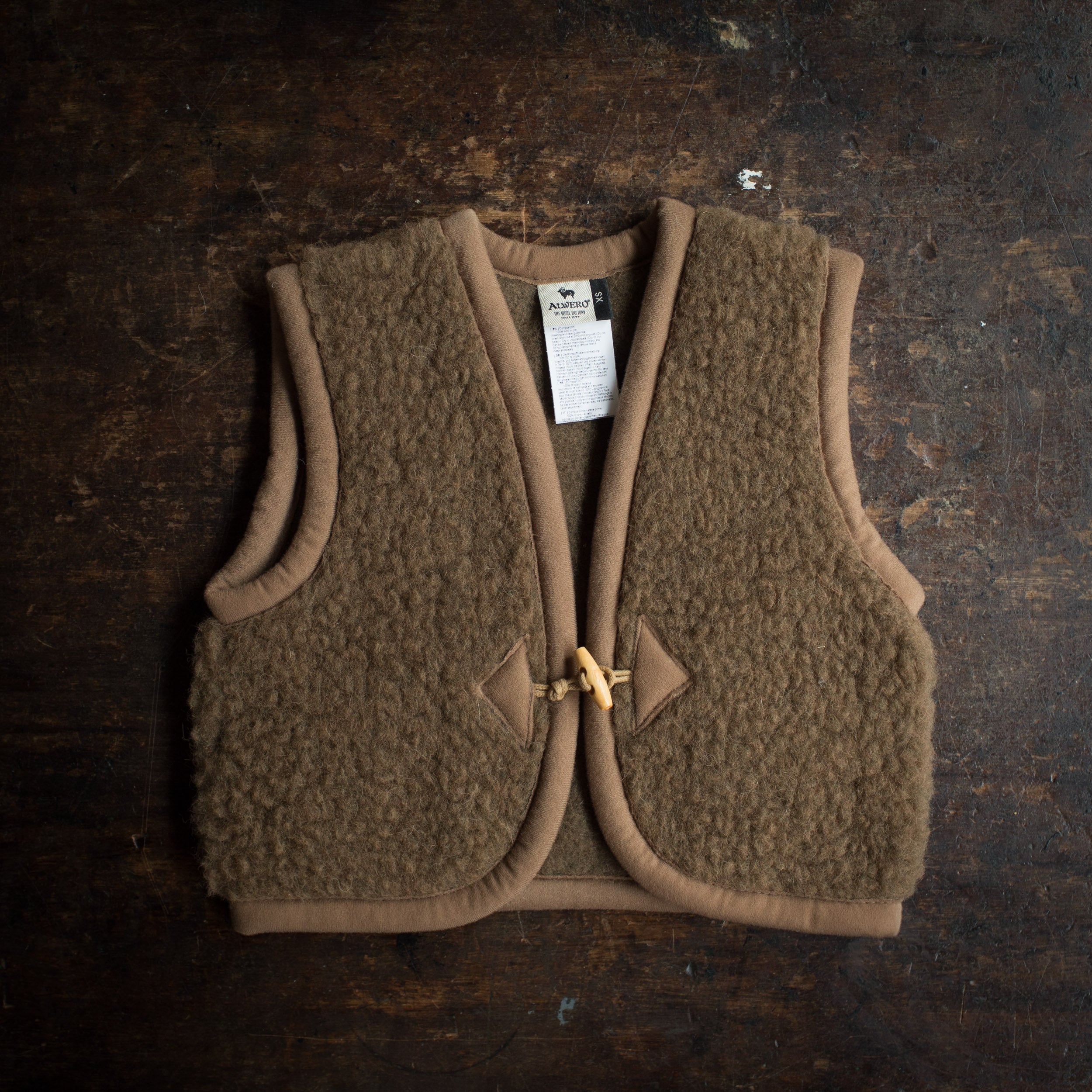 Alwero Wool vest with eras on the pockets XS deals 3Y and ubder.