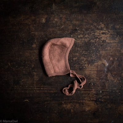 Piculet Baby Bonnet - Merino Wool Fleece - Russet Rose